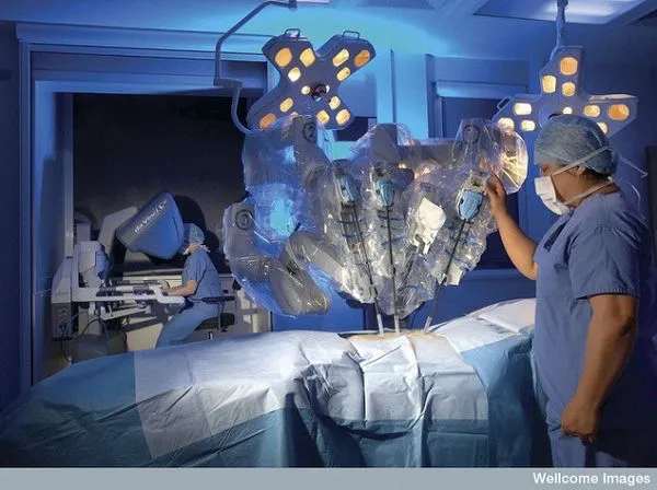 robots performing surgery
