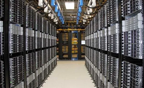 what is a colo data center