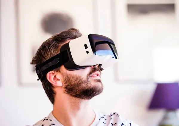virtual reality headset