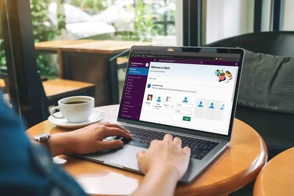 slack direct messaging service 
